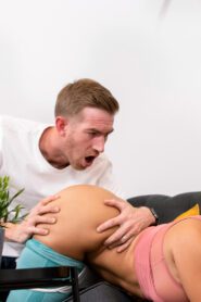 [Brazzers] Sara Retali – Hotdogging Her Ass
